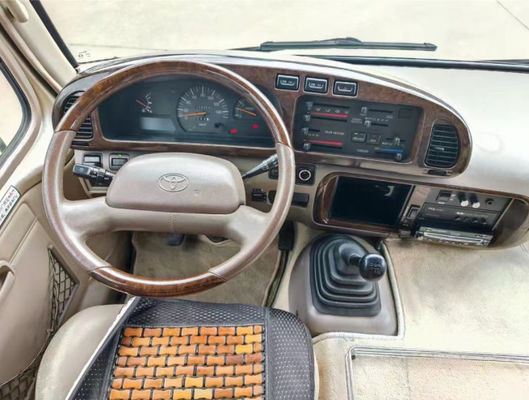 23 użytych miejsc Autobus z uszczelnionym oknem Manualna skrzynia biegów
