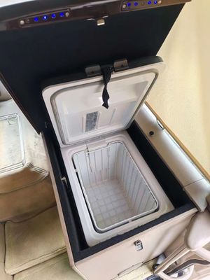 23 użytych miejsc Autobus z uszczelnionym oknem Manualna skrzynia biegów