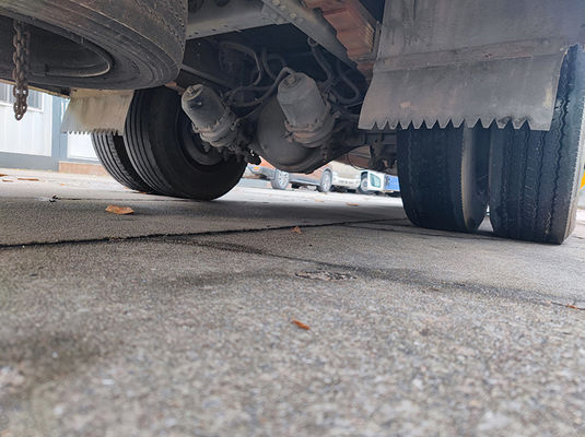 Diesel Euro 4 Zrezygnowany autobus szkolny Dongfeng 56 miejsc Żółty autobus szkolny