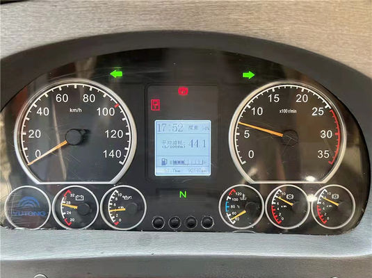 2017 Yutong 46 miejsc używane luksusowe autokary Euro 5 z lewej strony Diesel