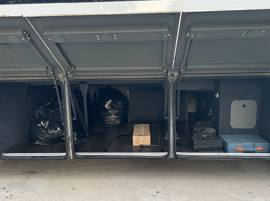 47 miejscowy autobus używany z kierownicą po lewej stronie (LHD) z silnikiem Diesla