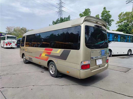 11-osobowy minibus Toyota Coaster z ręczną skrzynią biegów