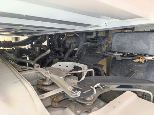 Biały ręczny preowned cargo vans Diesel Isuzu używany cargo van box truck