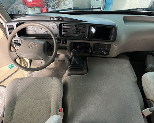 Toyota 23 miejsc używany autobus kolejowy 7m Benzyna używany minibus