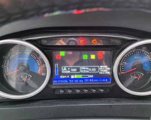 48-osobowy autobus długodystansowy z maksymalną prędkością 100 km/h i skrzynią biegów ręcznych