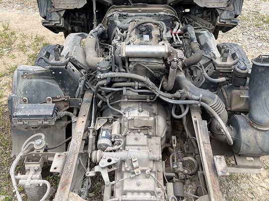 Isuzu używany ciężarówka ciężarówka 4KH1W silniku wysokoprężnym ciężarówka z dwoma drzwiami do transportu ciężkich