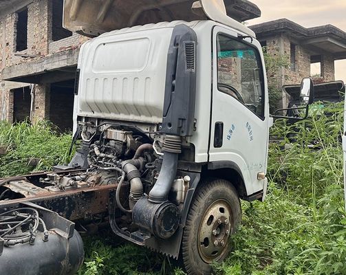 Używana ciężarówka Isuzu ELF 600p Ładunkowa ciężarówka 4KH1 Silnik wysokoprężny i biała kadłubka