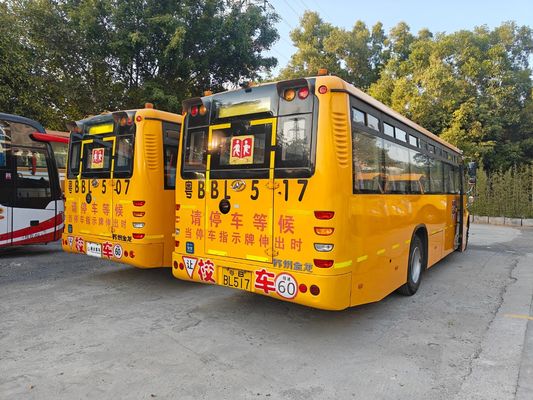 Autobus szkolny używany KLQ6106XQE4 z silnikiem Diesla, 56 miejsc, LHD, wyprodukowany z silnikiem YC6J200-42
