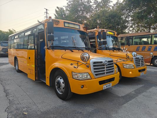 Autobus szkolny używany KLQ6106XQE4 z silnikiem Diesla, 56 miejsc, LHD, wyprodukowany z silnikiem YC6J200-42