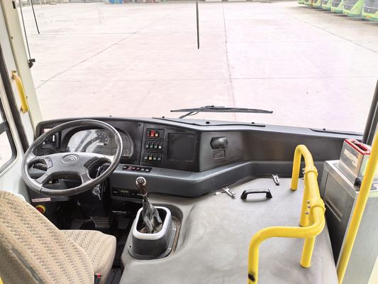 Używany 8-metrowy, lewostronny, zielony autobus z silnikiem Diesla