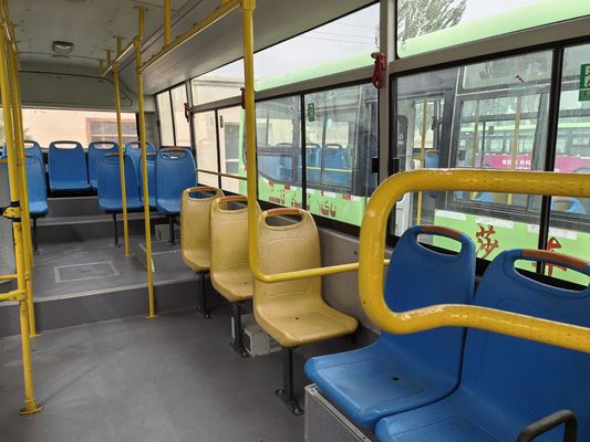 Używany 8-metrowy, lewostronny, zielony autobus z silnikiem Diesla