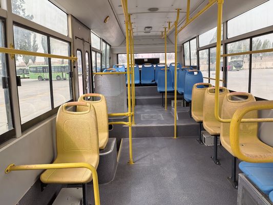 Używany 8-metrowy, lewostronny, zielony autobus z silnikiem Diesla