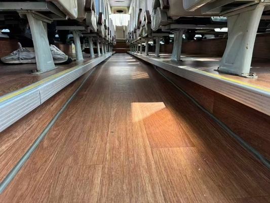 2017 - Używany 46-miejscowy turystyczny autobus King Long z silnikiem Diesla, klimatyzacją, kierownicą po lewej stronie, moc silnika 243 kW